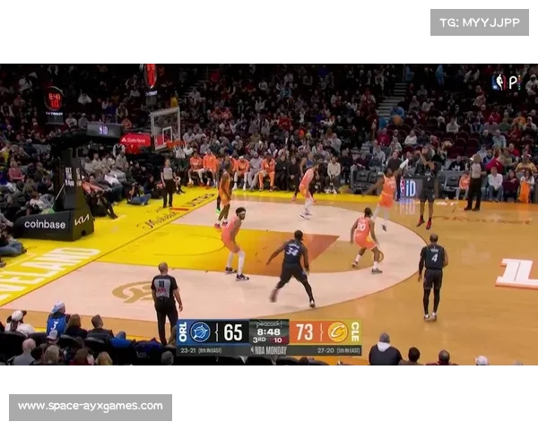 魔术队布莱克面对四人防守飞身扣篮,当选赛季社交平台最火集锦 魔术队布莱克面对四人防守飞身扣篮,当选赛季社交平台最火集锦